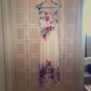 White and floral pattern maxi dress